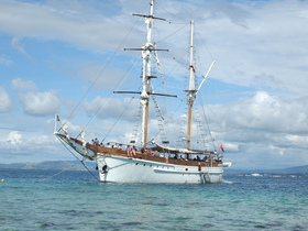 captain-cook-cruises-sailing-ship-by-jaredw_1986.jpg