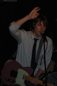eric-hutchinson-closing-the-show-at-nashville.jpg