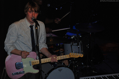 eric-hutchinson-fender-guitar.jpg