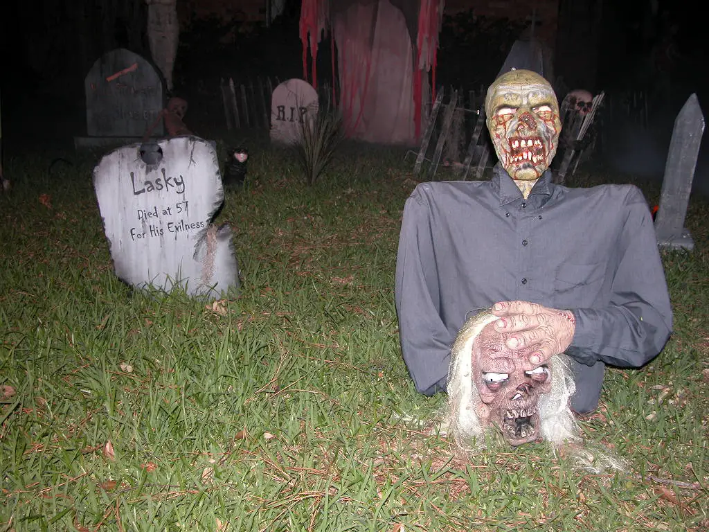 Scary Halloween Decorations Ideas