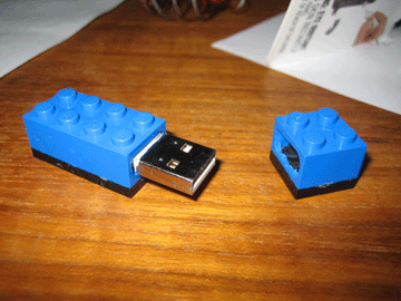 lego-usb-flash-drive.gif
