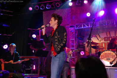sean-young-gone-country-2.jpg
