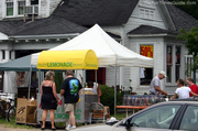 sell-lemonade-at-yard-sale.jpg