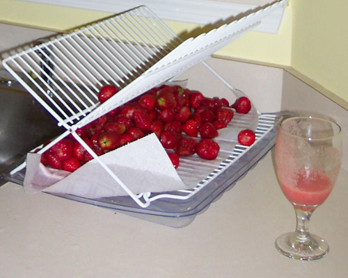 strawberry%20smoothie%20made%20with%20fresh%20strawberries