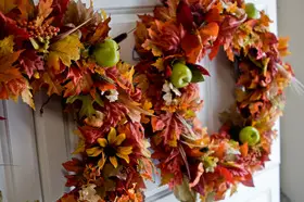 autumn-wreaths-made-with-leaves-by-LollyKnit.jpg