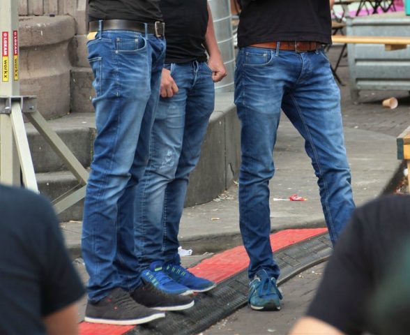 jeans and tshirt non-matching belt & shoes