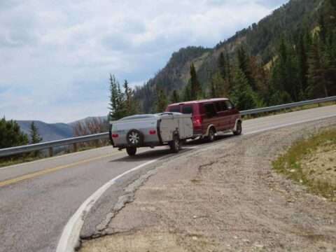 mountain-driving-brakes These downhill driving tips can really help save your car brakes.