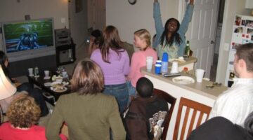 20 Old Super Bowl Ads We Still Love